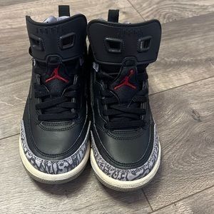 Jordan spizikes size 3 black and grey